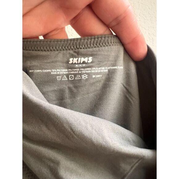 New Skims Fits Everybody Tube Top - Size Medium - Picture 5 of 10